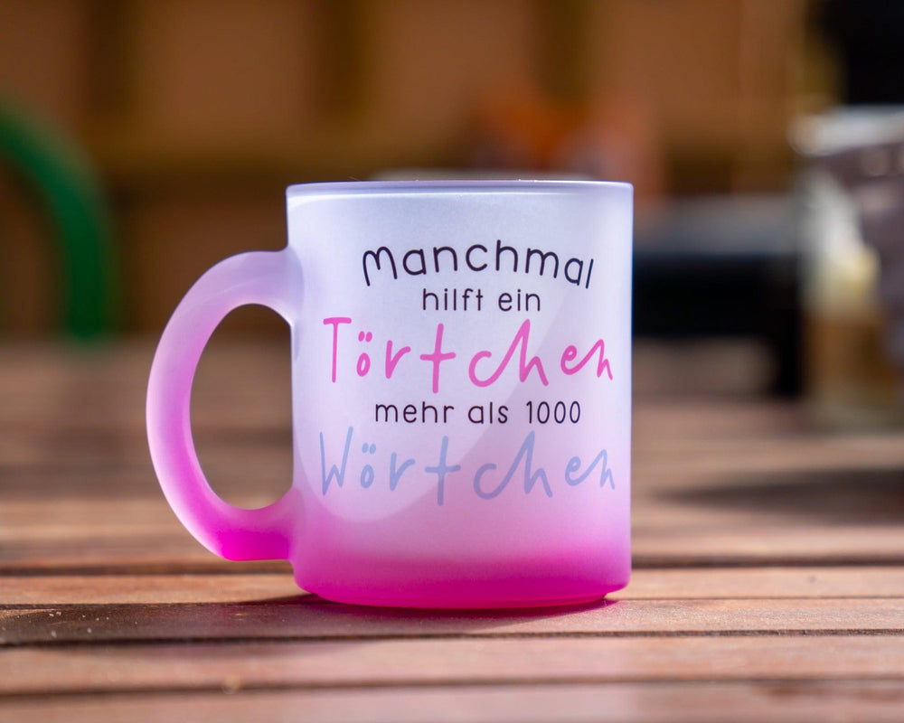 Manchmal hilft ein Törtchen - Tasse - Bobbis Store Hunde